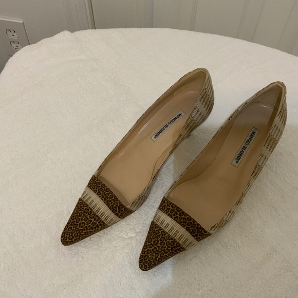 Manolo Blahnik Multi-Pattern Kitten Heel Pumps NWOT Size 41 - Picture 1 of 7